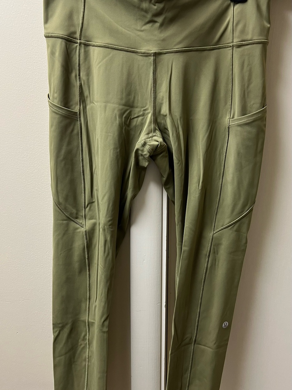 lululemon women’s cropped leggings